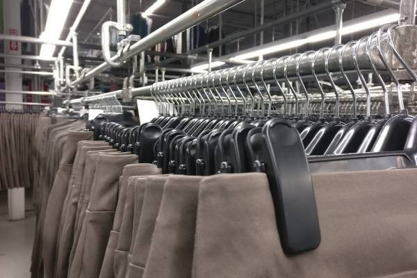 efficient-apparel-and-formal-wear-conveyors-big-0