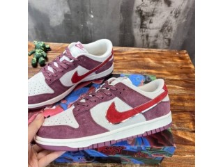 NIKE SB DUNK LOW SNEAKER