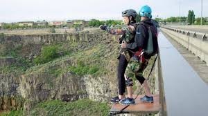 twin-falls-base-jumping-big-0