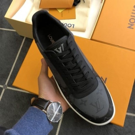 louis-vuitton-rivoli-sneaker-replica-big-2