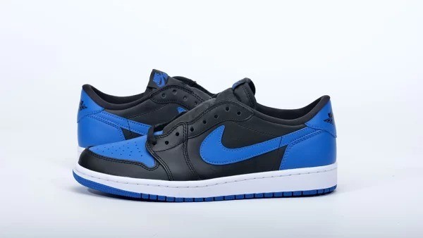 jordan-1-retro-low-royal-reps-big-1