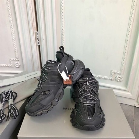 balenciaga-track-trainers-replica-big-1