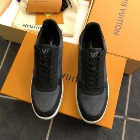 louis-vuitton-rivoli-sneaker-big-1