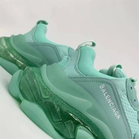 balenciaga-triple-s-clear-sole-big-2