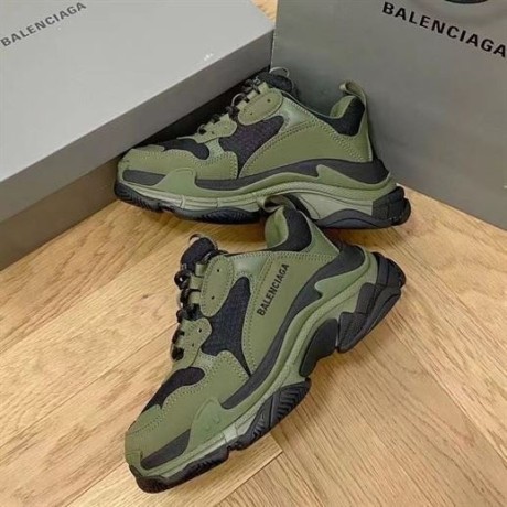 balenciaga-triple-s-clear-sole-big-1