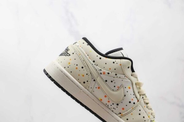 nike-air-jordan-1-low-se-brushstroke-big-2