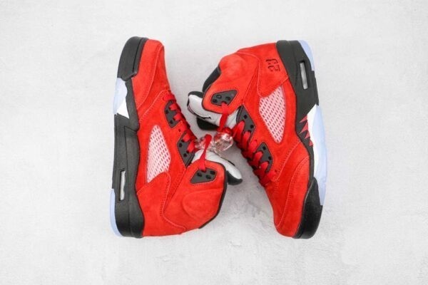 air-jordan-retro-5-raging-bull-big-3