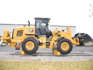 heavy-duty-loader-railcar-movers-for-efficient-railcar-handling-mitchell-railger